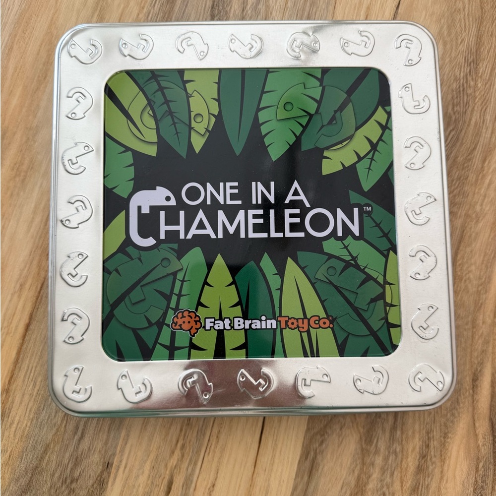 Fat Brain Toy Co. One in a Chameleon Game